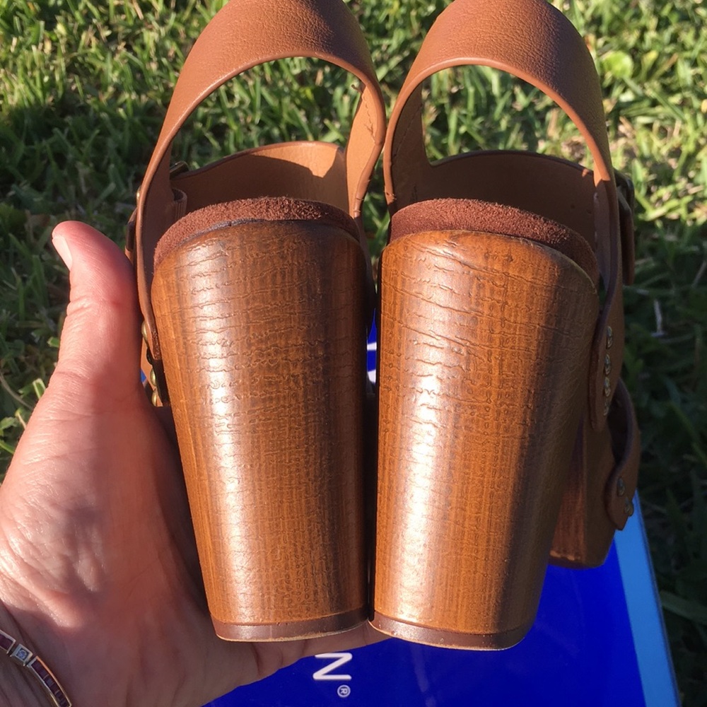 Shoes - Picture 5 of 8